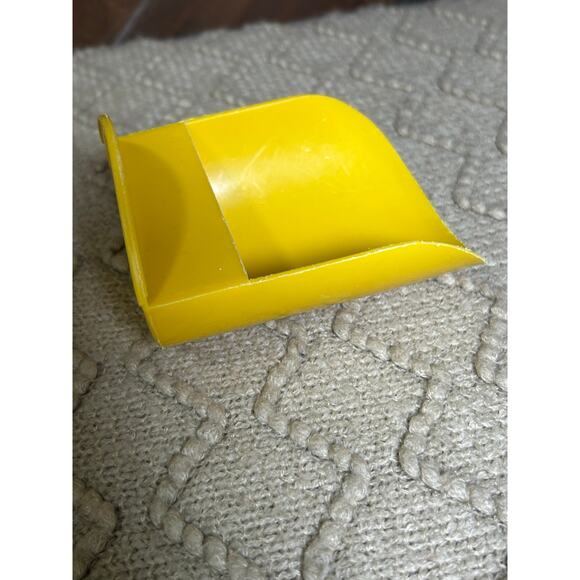 Vintage Tupperware Yellow Rocker Scoop: 1990s Kitchen Gadget - Picture 2 of 4